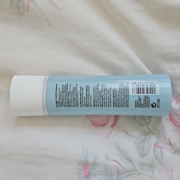 No7 Radiant Results Revitalising Toning Water - Picture 2 of 2